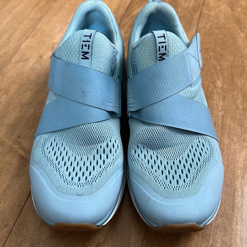 TIEM cycling shoes. Light blue. Women’s size 9